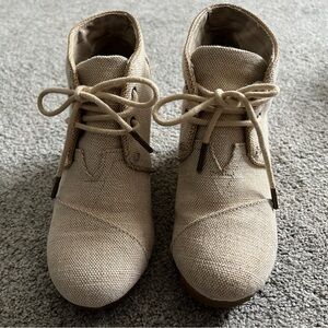 Toms Cork Heel Tan Upper Lace Up Wedge Heel Booties. 2 3/4” heel; size 5 1/2.